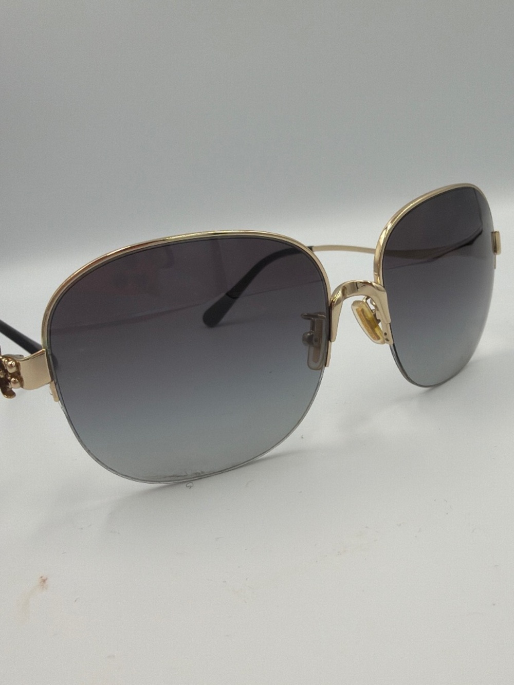 Coach Gold Aviator Sunglasses Gray Gradient Lens Women’s w/ Case HC7111